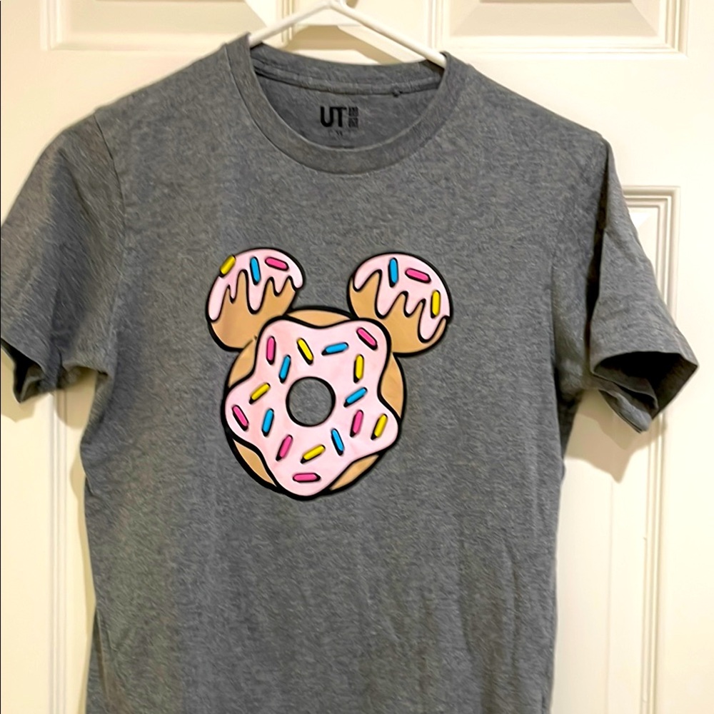 XS Kevin Lyons Disney Uniqlo donut gray tee